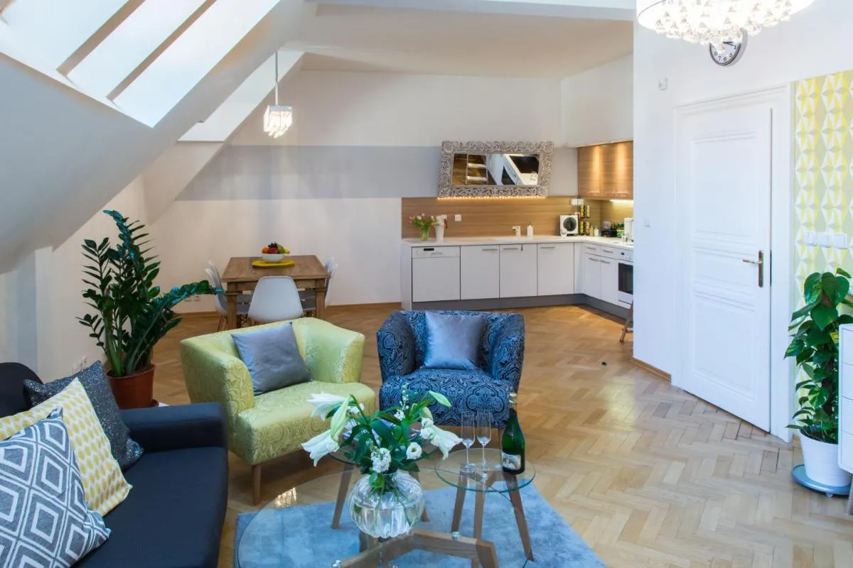 Image 3 of Romantic Balcony Apartment in Old Town