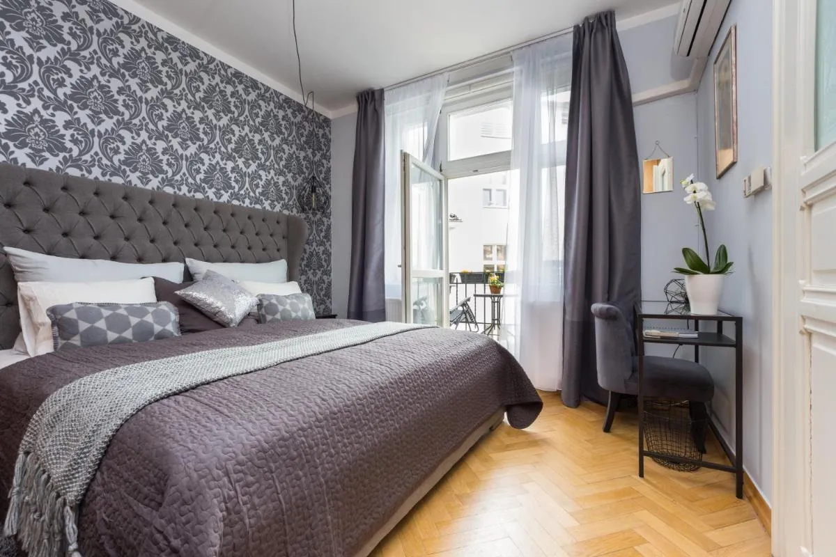 Image 6 of Romantic Balcony Apartment in Old Town