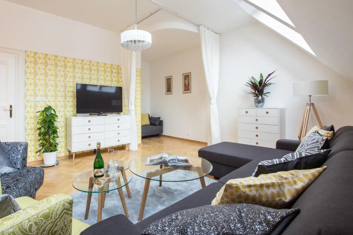 Image 4 of Romantic Balcony Apartment in Old Town