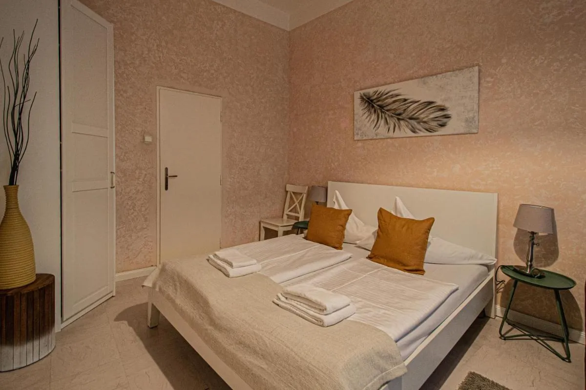 Image 5 of Rose Ruterra Suite