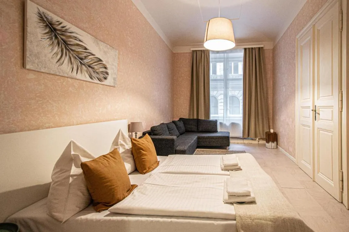 Image of Rose Ruterra Suite