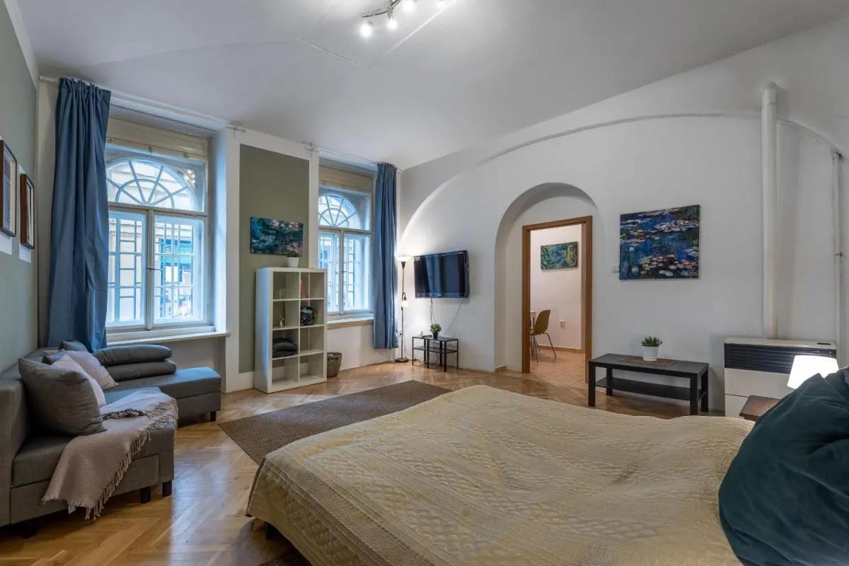 Image 4 of Spacious 3 bedroom apartment in the Heart of Prague