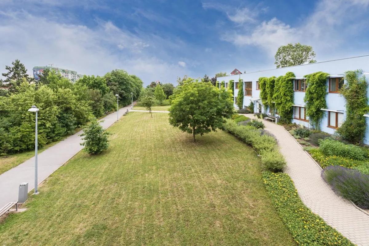 Image 5 of Spacious 96m2 Designer Apartment