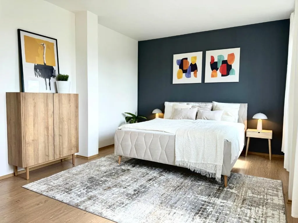 Image of Spacious 96m2 Designer Apartment