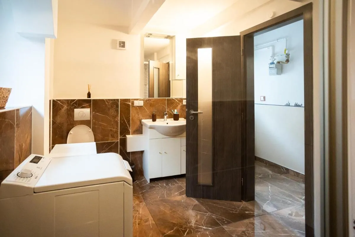 Image 6 of Spacious Apartment 20 Min from National Theatre