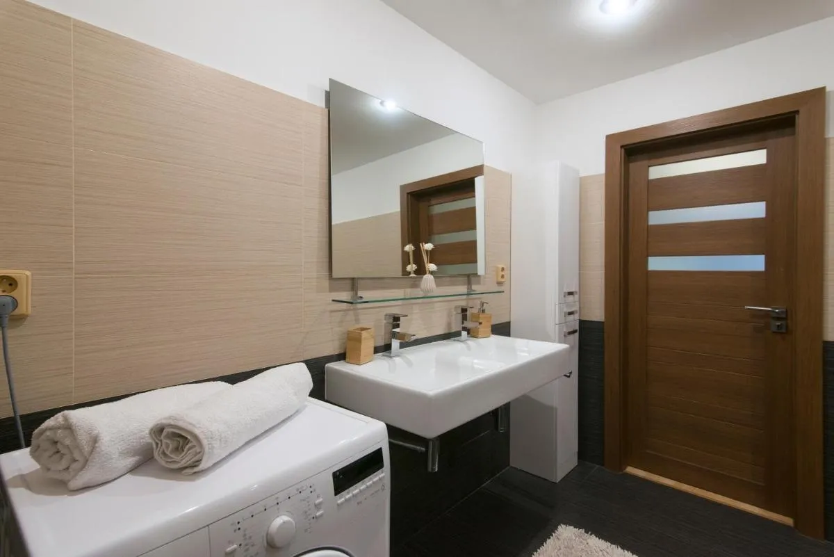 Image 2 of Spacious apartment near Wenceslas Square