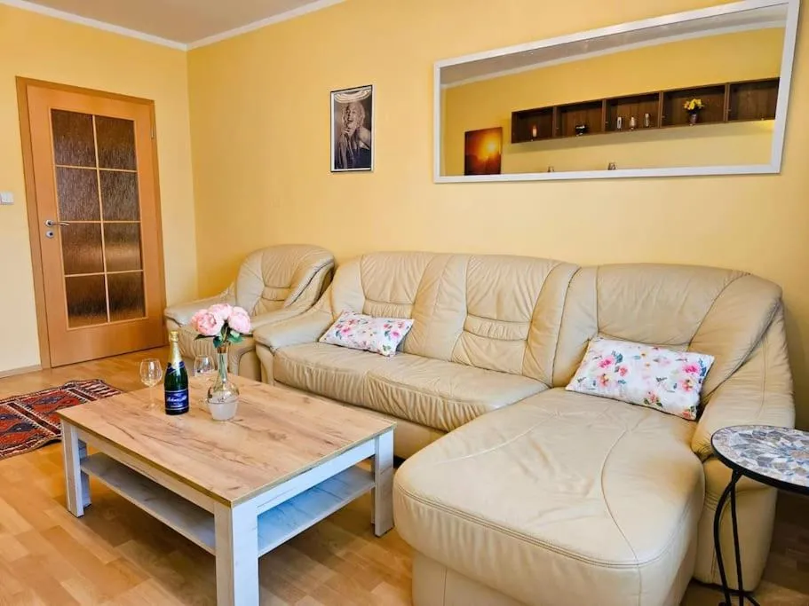 Image 5 of Sunny & Spacious, 10mins to Centre, Free parking, Quiet location, New Furniture, Balcony