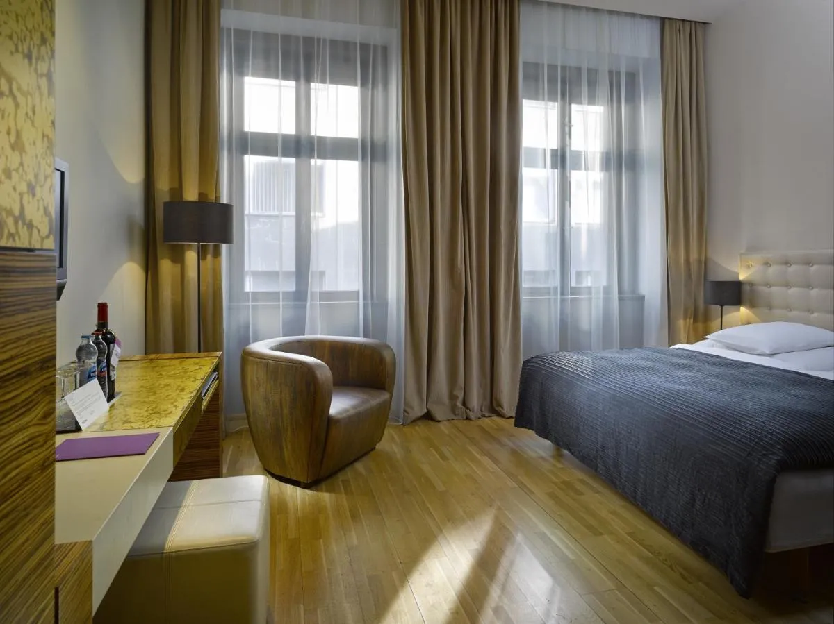 Image 6 of The ICON Hotel & Lounge