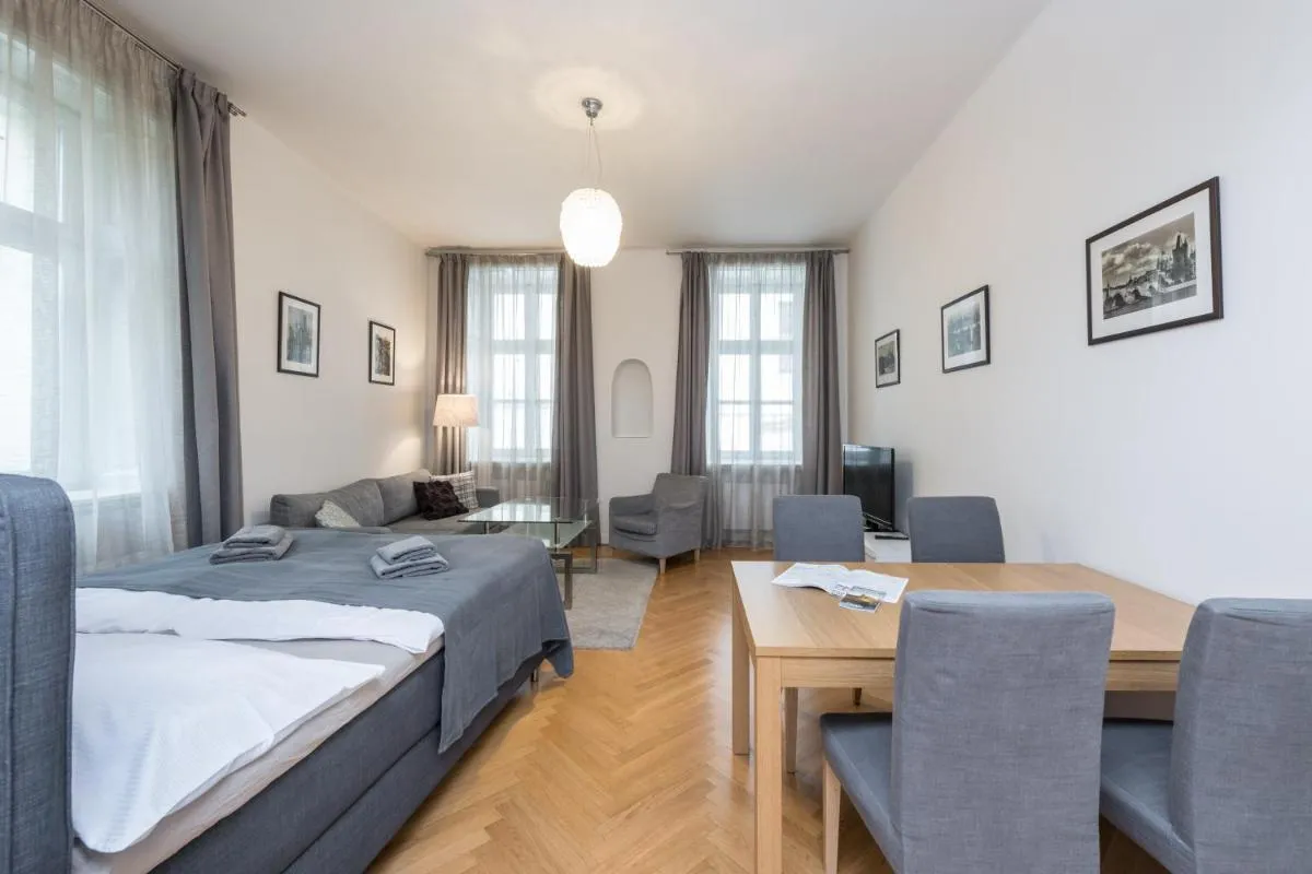 Image 6 of Upscale apartment in prime location near all sights