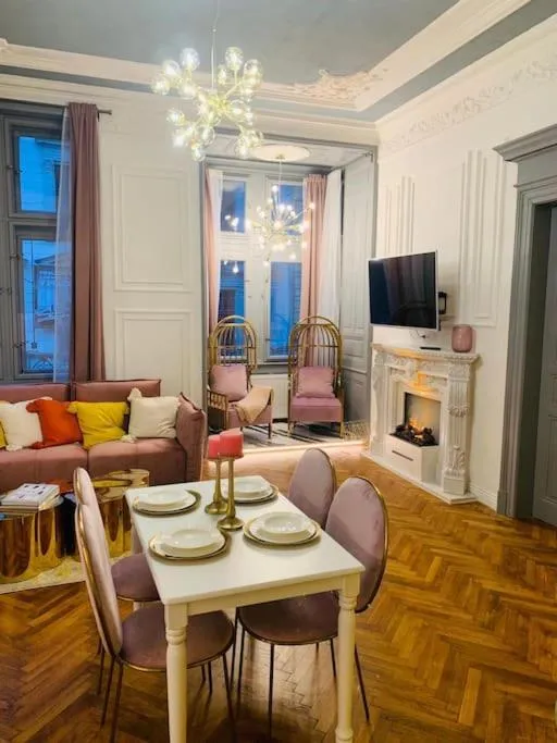 Image 4 of Urban Presidential Suite