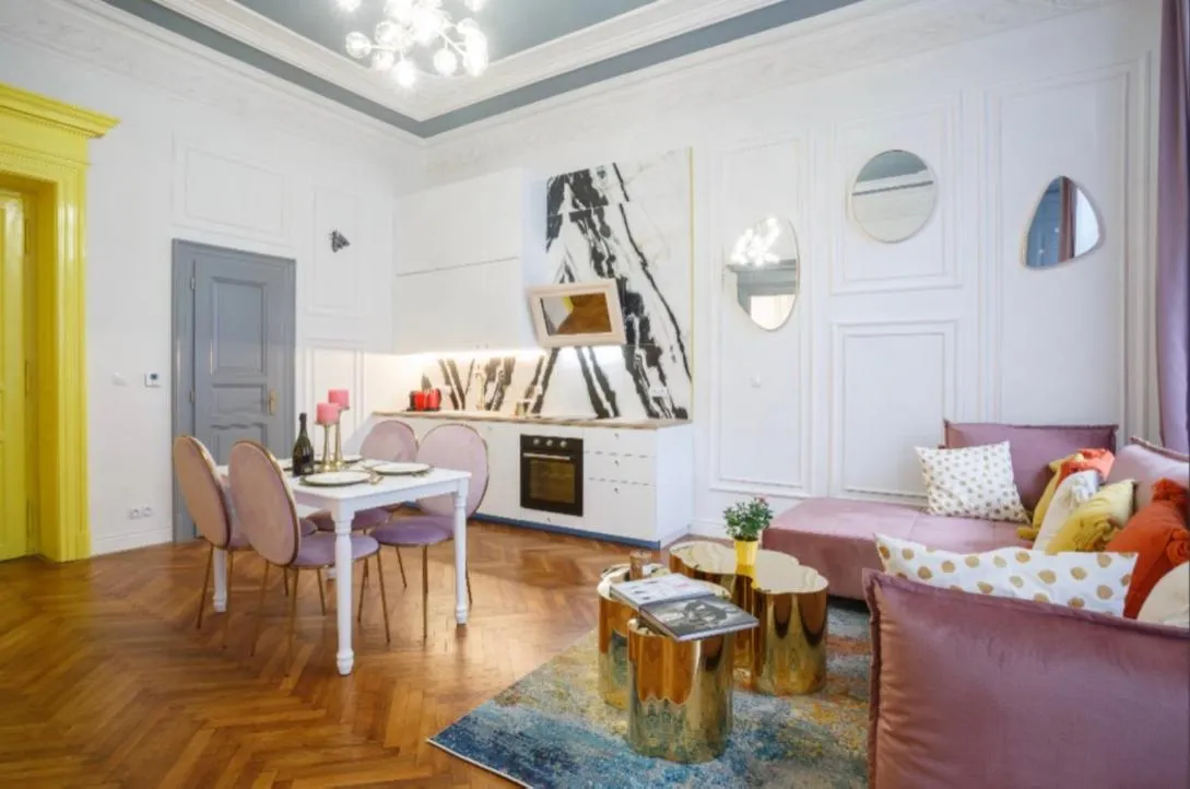 Image 3 of Urban Presidential Suite
