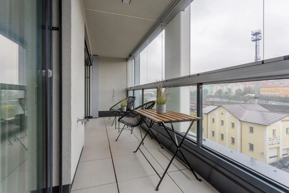 Image 5 of Yellow apartment with PARKING
