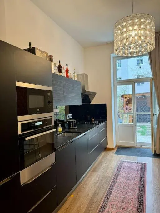 Image 6 of Zentrale Duplex Art & Design Flat: Garten, BBQ, Kino, 160m2