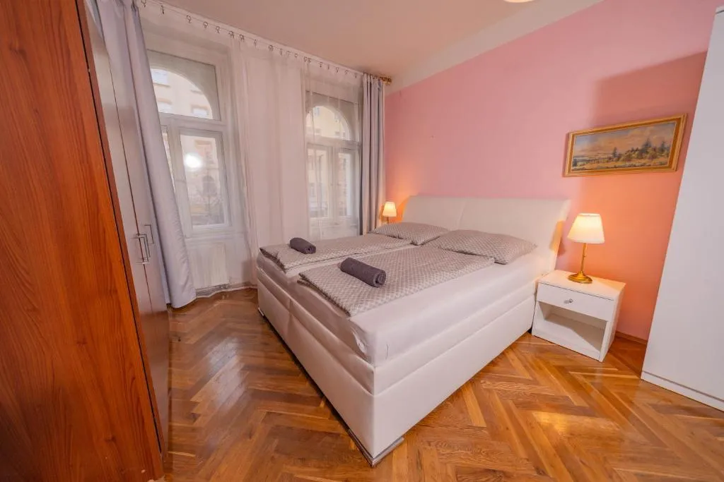 Image of 1 Bob’s Apartment – 2 bedrooms and living room