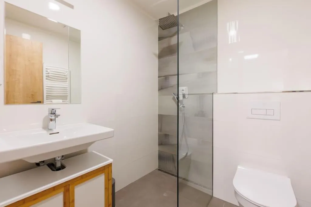Image 2 of 1 bedroom apartment with terrace and view
