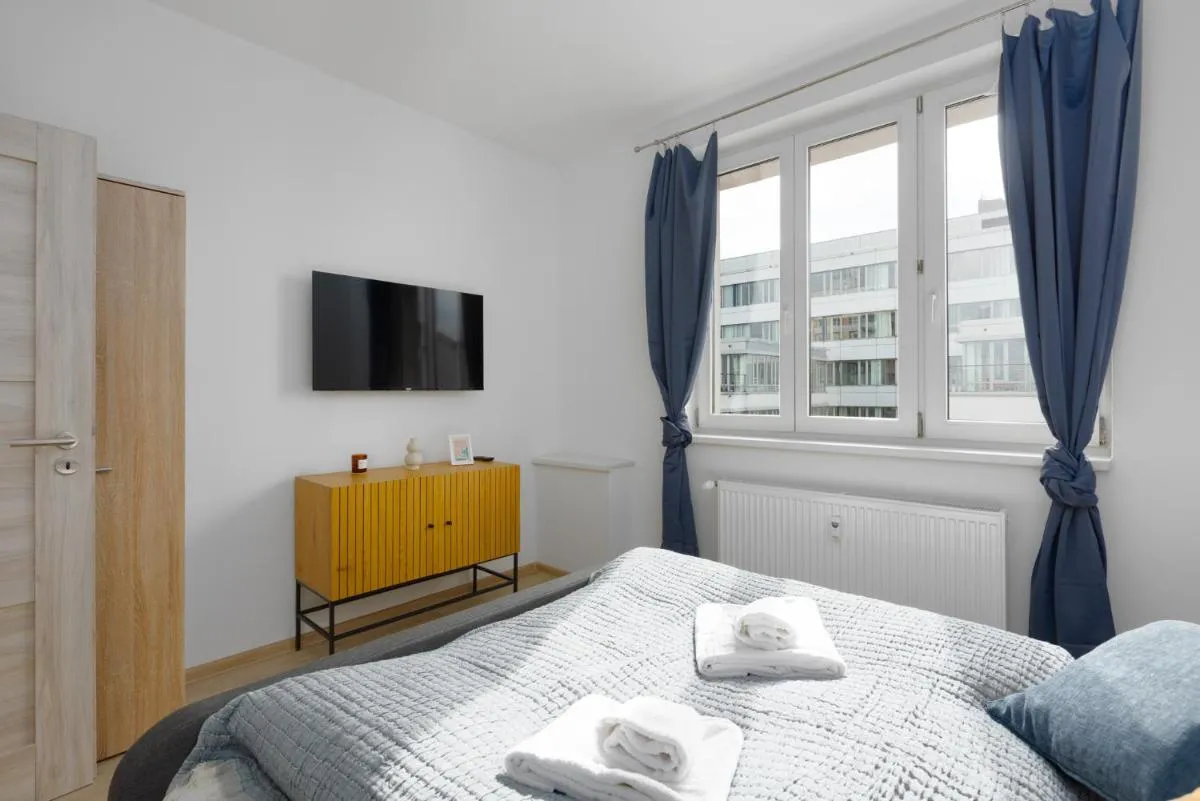 Image 1 of 2 bedroom apartment with a terrace near the metro