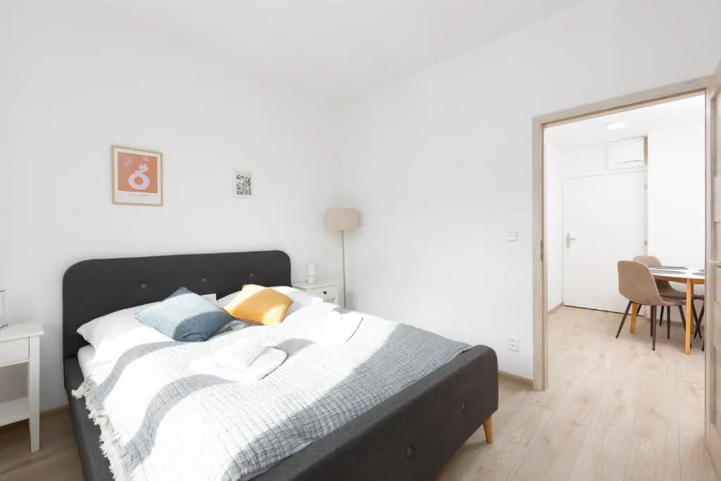 Image of 2 bedroom apartment with a terrace near the metro