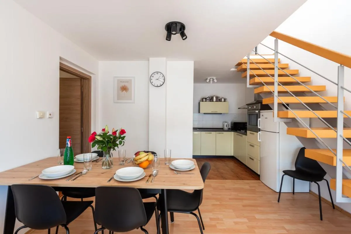 Image 3 of 2-level apartment with large balcony
