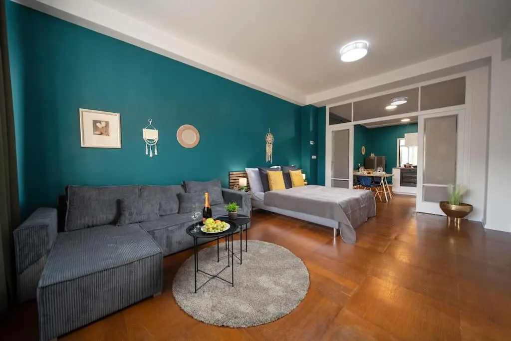 Image of 3B Bright Beautiful Newly Renovated 3BR