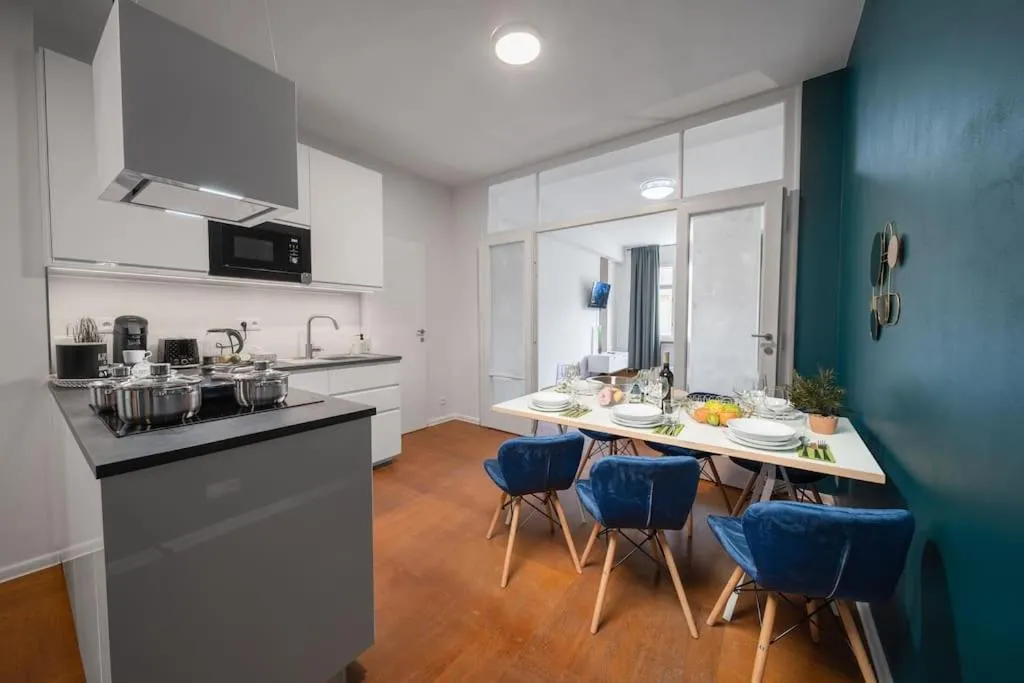Image 3 of 3B Bright Beautiful Newly Renovated 3BR