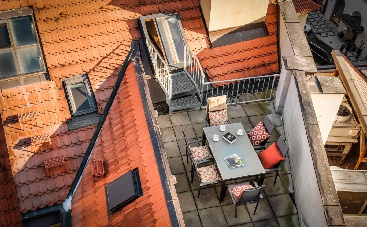 Image 5 of 4 Arts Apartments by Adrez