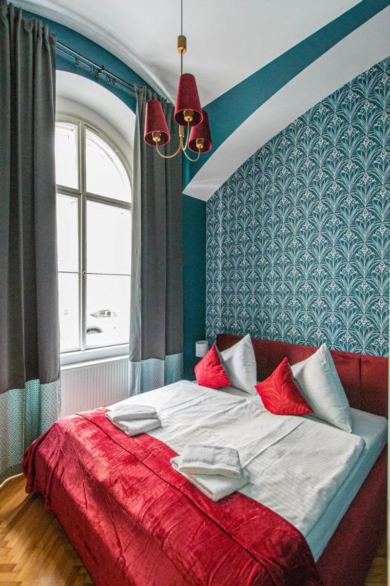 Image 6 of 4BDR Old Town flat by Church of St Anne