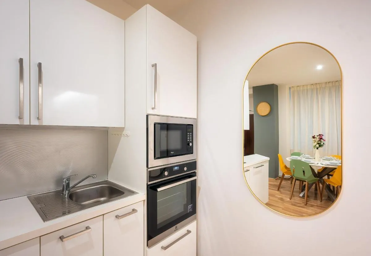 Image 3 of 4BR+2Bath Old Town family Oasis luxury apartment