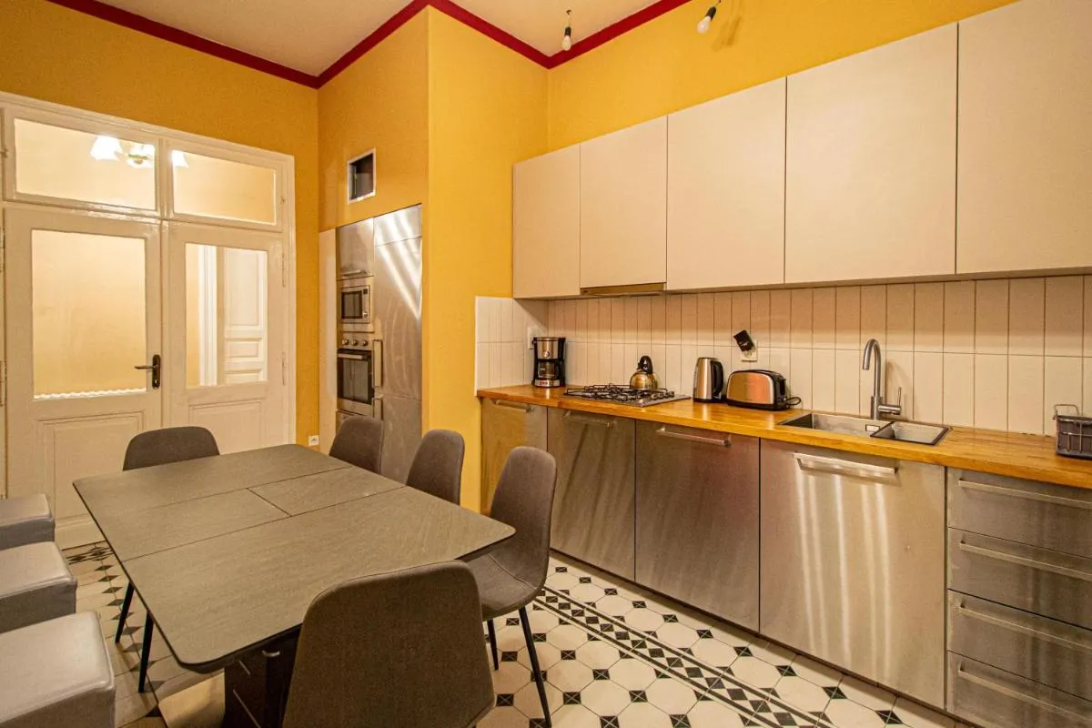 Image 2 of 4 Bedrooms 130m2 apartment at the Main City Square