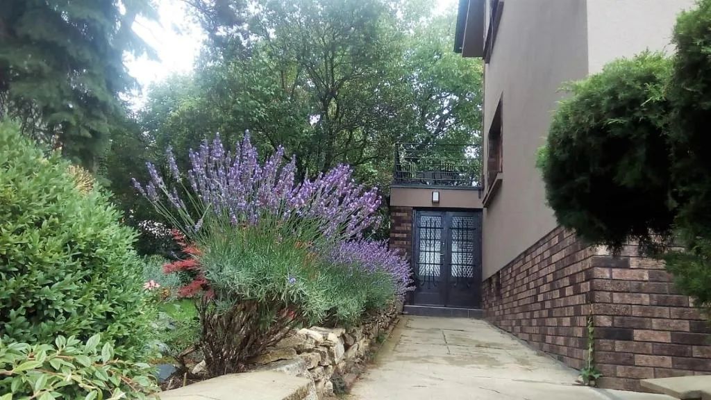Image of APARTMÁN V ZAHRADĚ PRAHA TROJA – APARTMENT IN THE GARDEN PRAGUE Troja