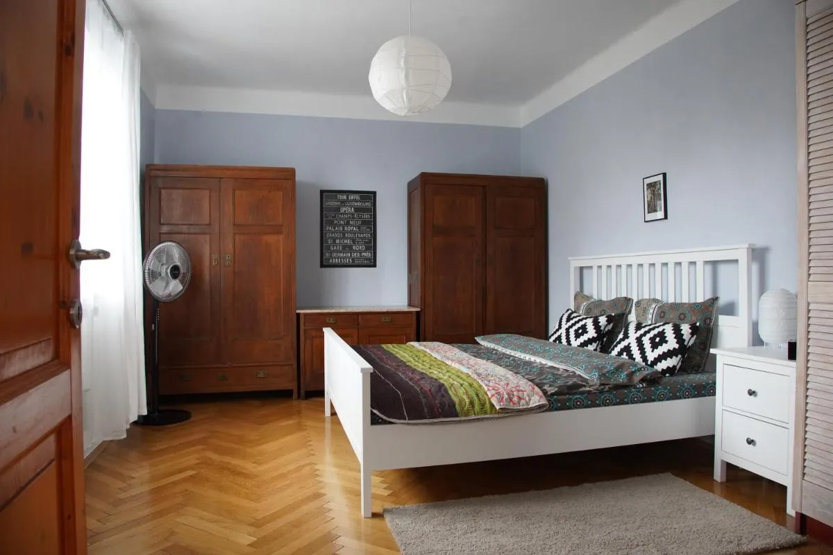 Image 1 of APARTMÁN V ZAHRADĚ PRAHA TROJA – APARTMENT IN THE GARDEN PRAGUE Troja