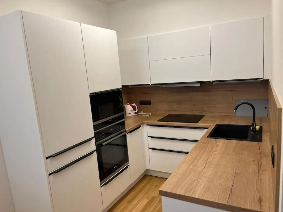 Image 1 of Apartman Holesovice,balkon,garaz