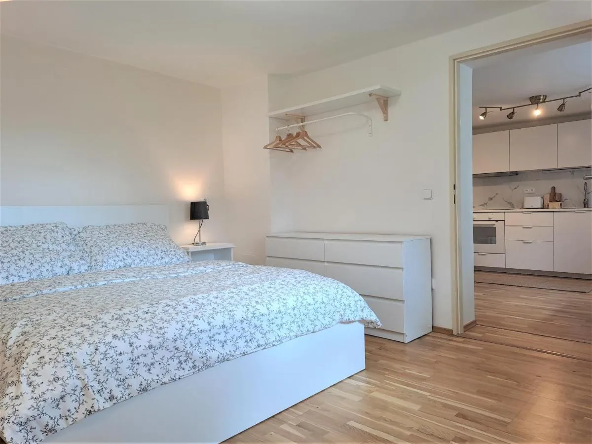 Image 6 of Apartmánový dům se zahradou v klidné části Prahy