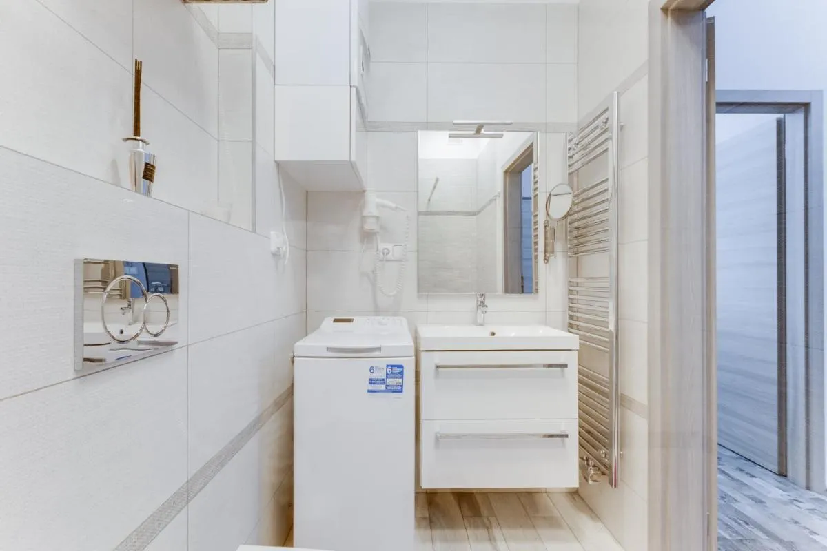 Image 2 of Apartment Thunovská 10