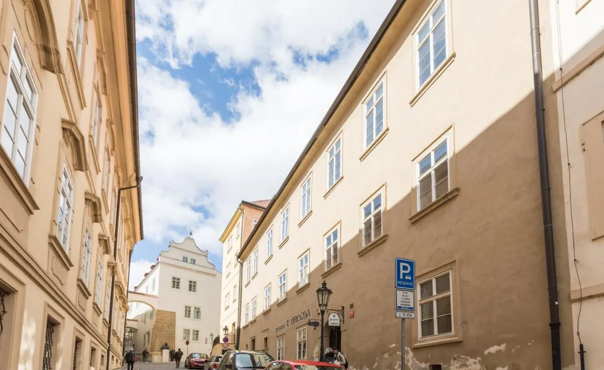 Image 5 of Apartment Thunovská 10