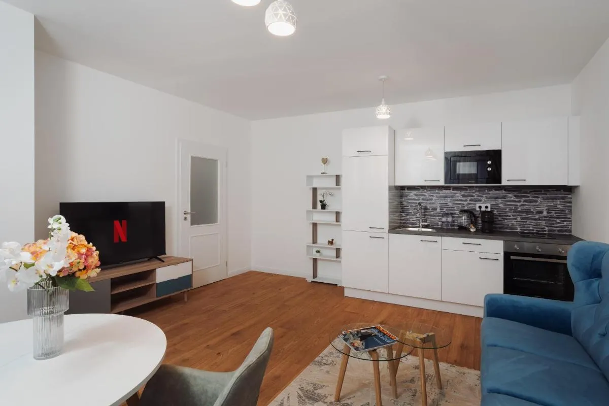 Image 3 of Azure – Cozy City Center Apartment with Balcony