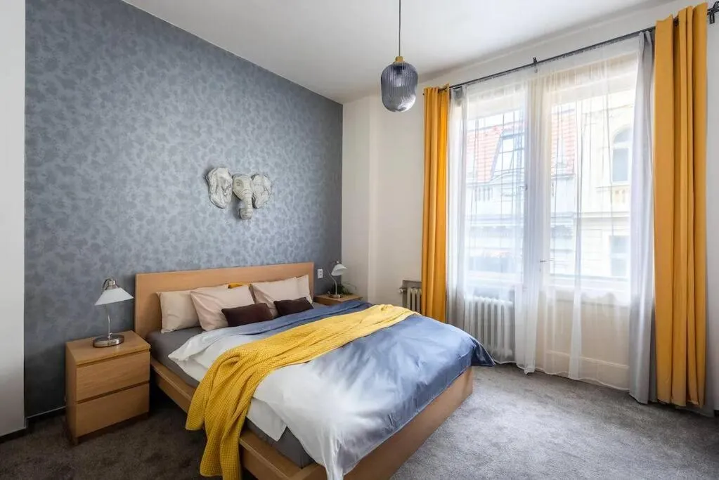Image of Beautiful flat in city center with balcony