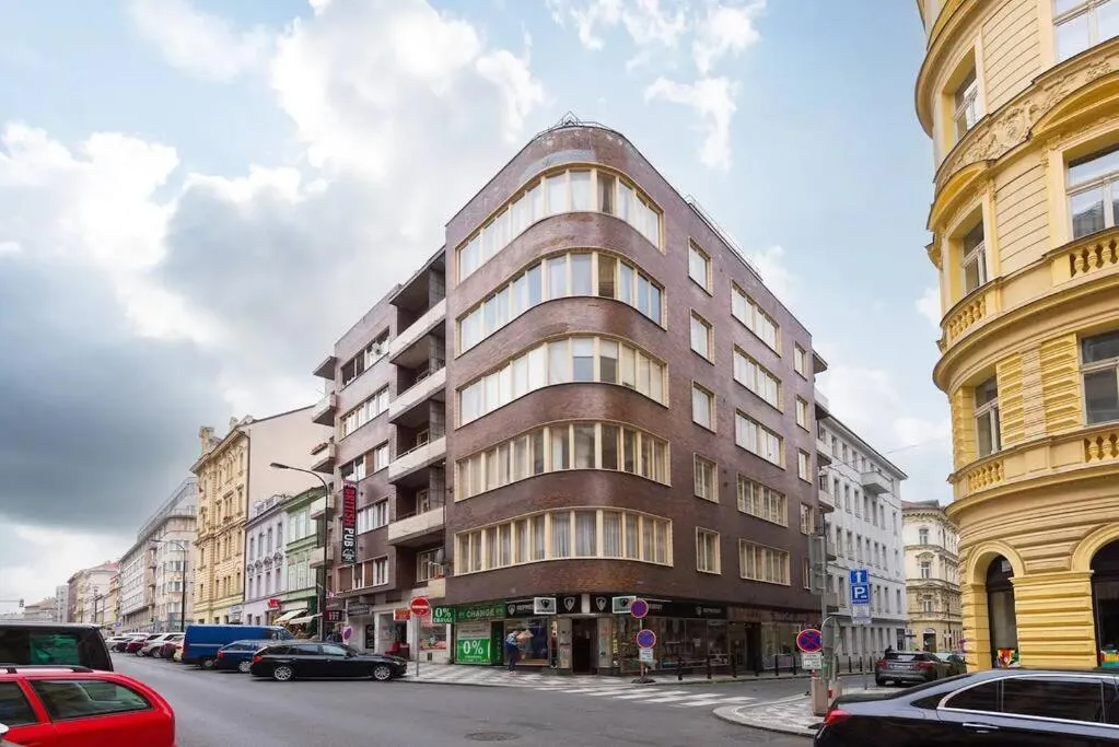 Image 4 of Beautiful flat in city center with balcony