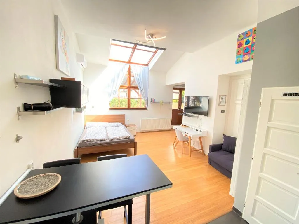 Image of Black Eagle Apartments
