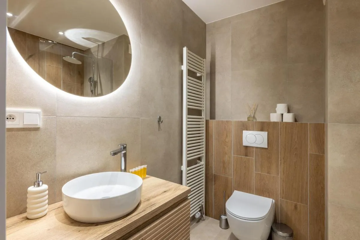 Image 2 of Boho Renovated Apartment Close to National Theather