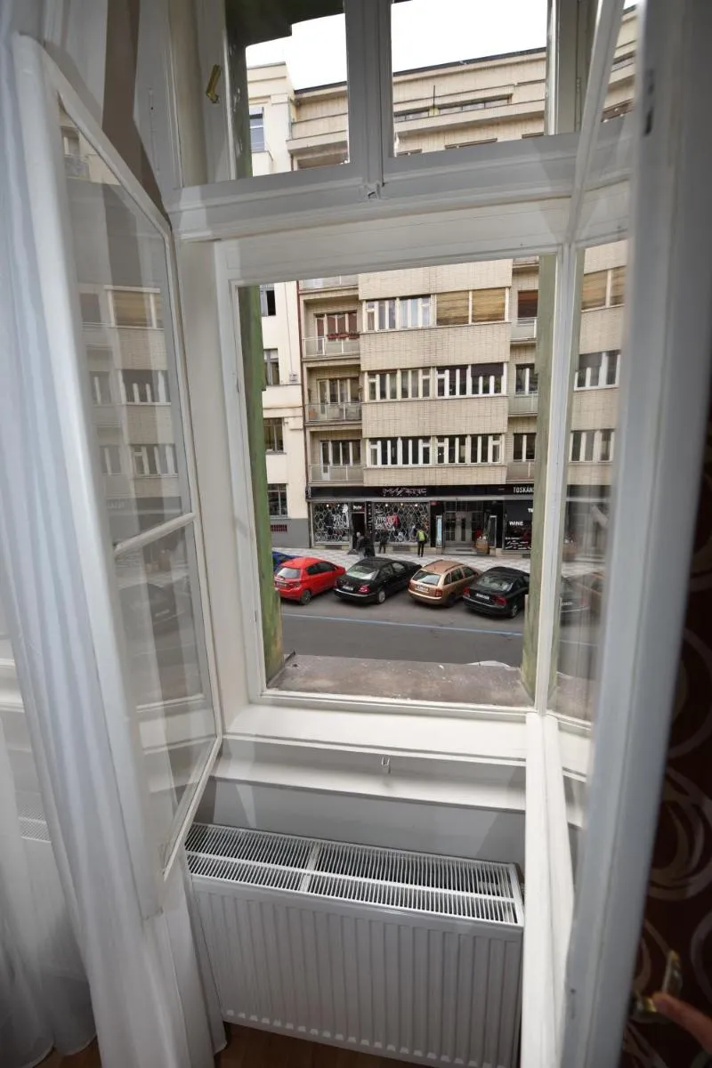 Image 5 of Bourgeois Apartment in Cultural Heritage Building by Ruterra