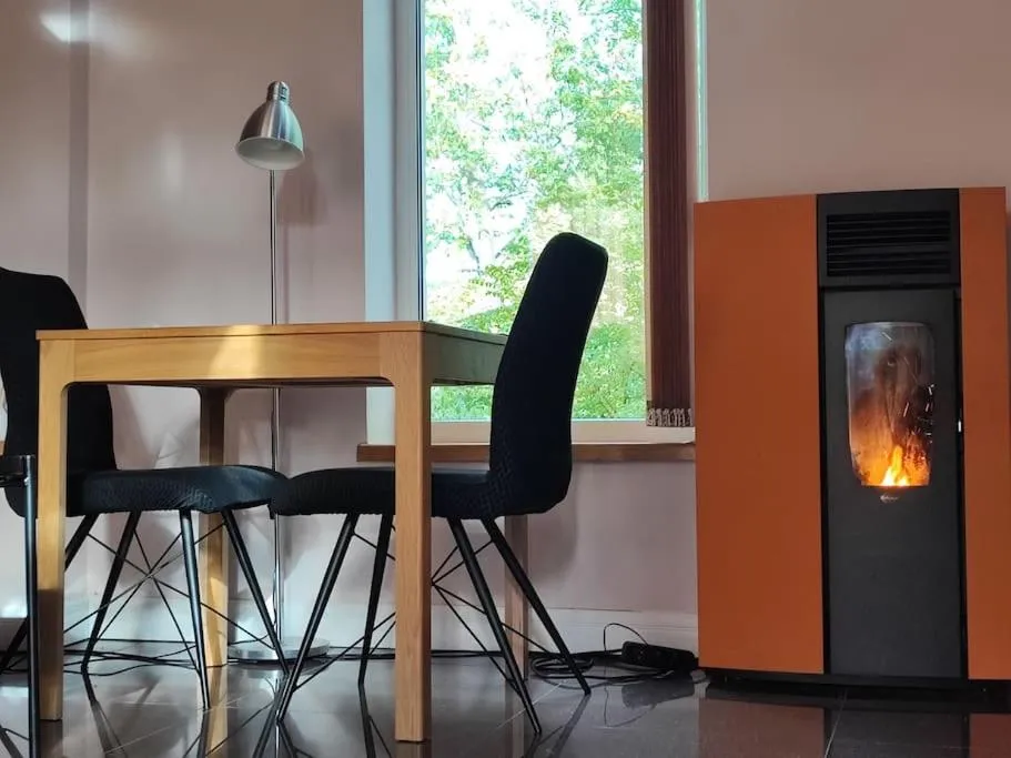 Image 4 of Bright cosy house with parking