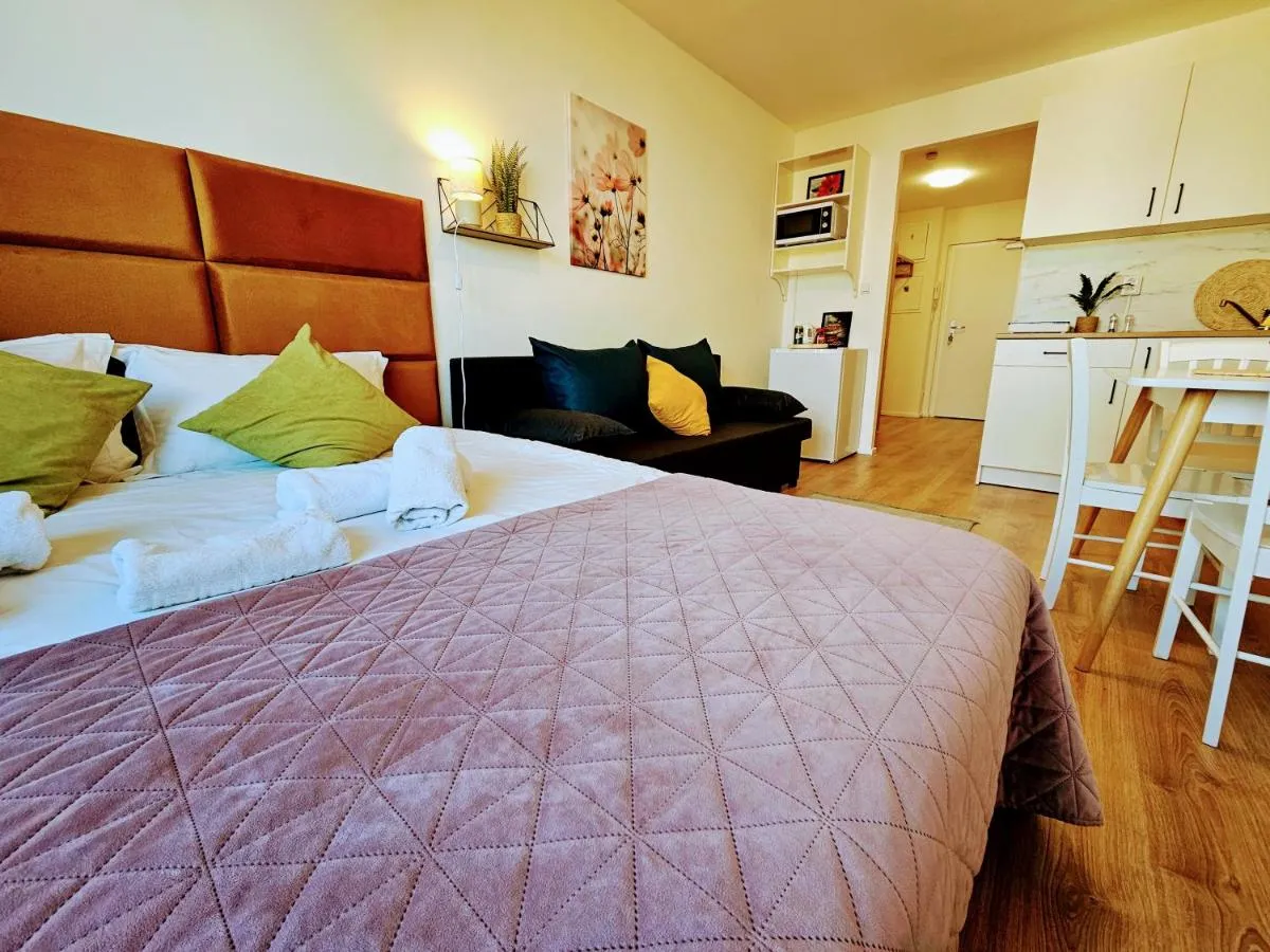 Image 6 of CITY-VIEW SUPERIOR SUITE FOR 1-4 GUESTS, 20 Mins to center, FREE Gym, Reception, Parking, Roof Terrace, Game & Party Room