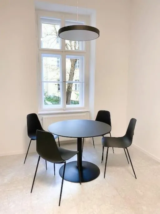 Image 4 of Capitol deLuxe apartment