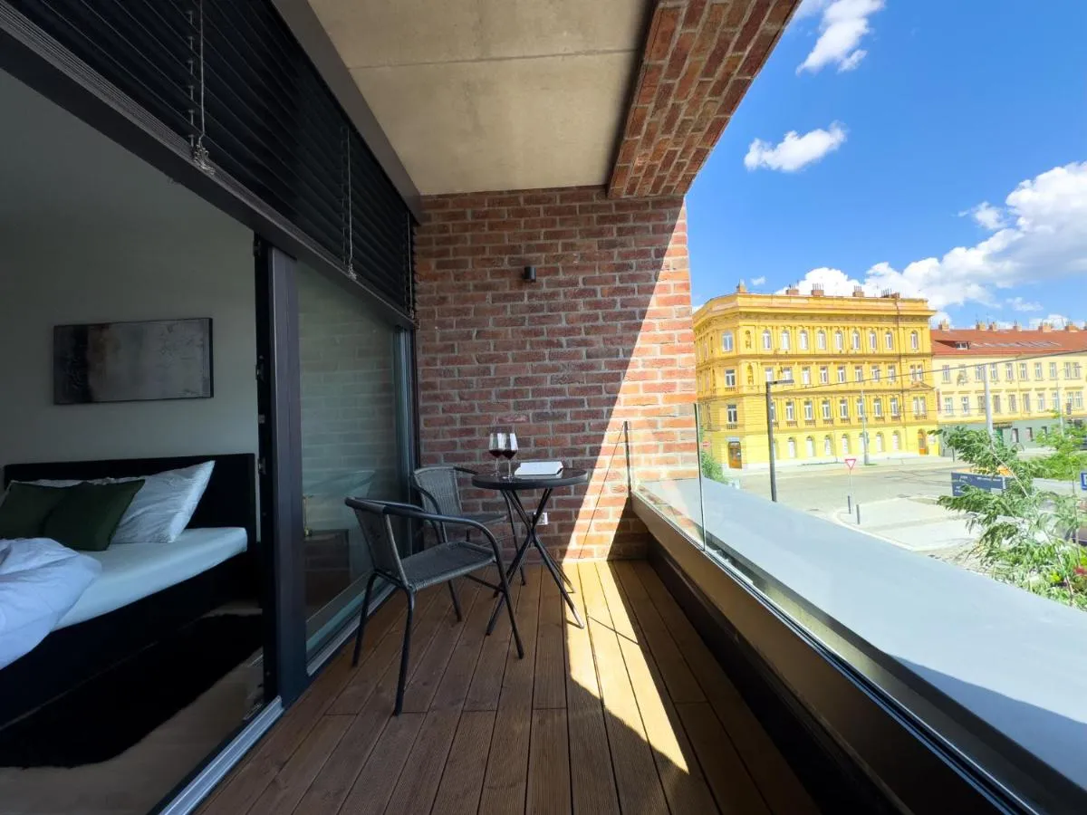 Image 3 of Central Riverside Apartment – Free Parking