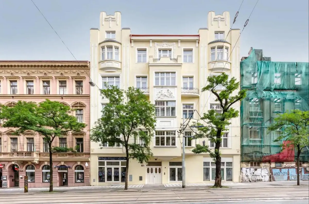 Image 5 of Central Studio with Private Courtyard