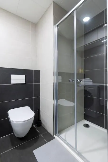 Image 3 of Central Tiny Flat, 1GB WiFi, SMART TV, Air Condition