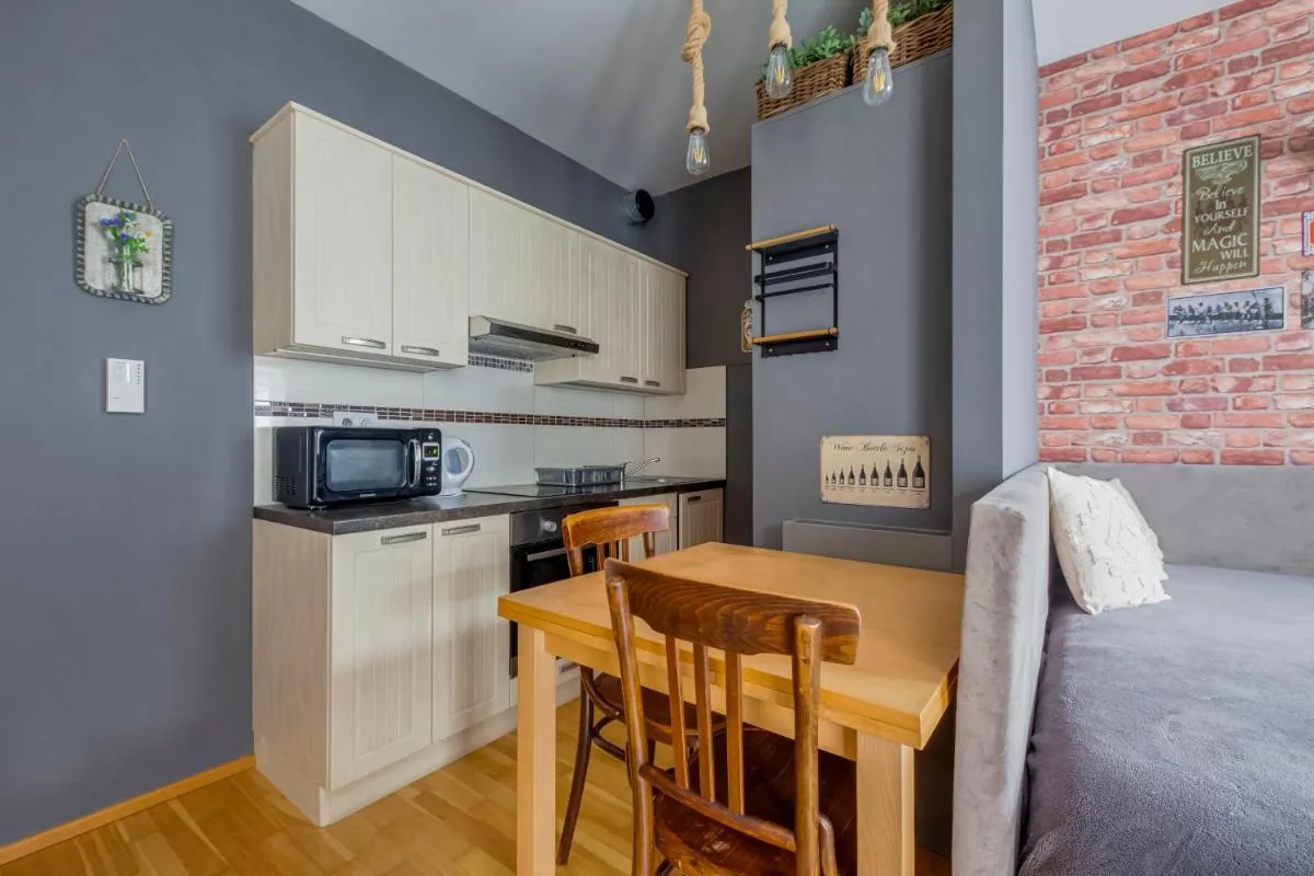 Image 1 of Centrum Royal Studio