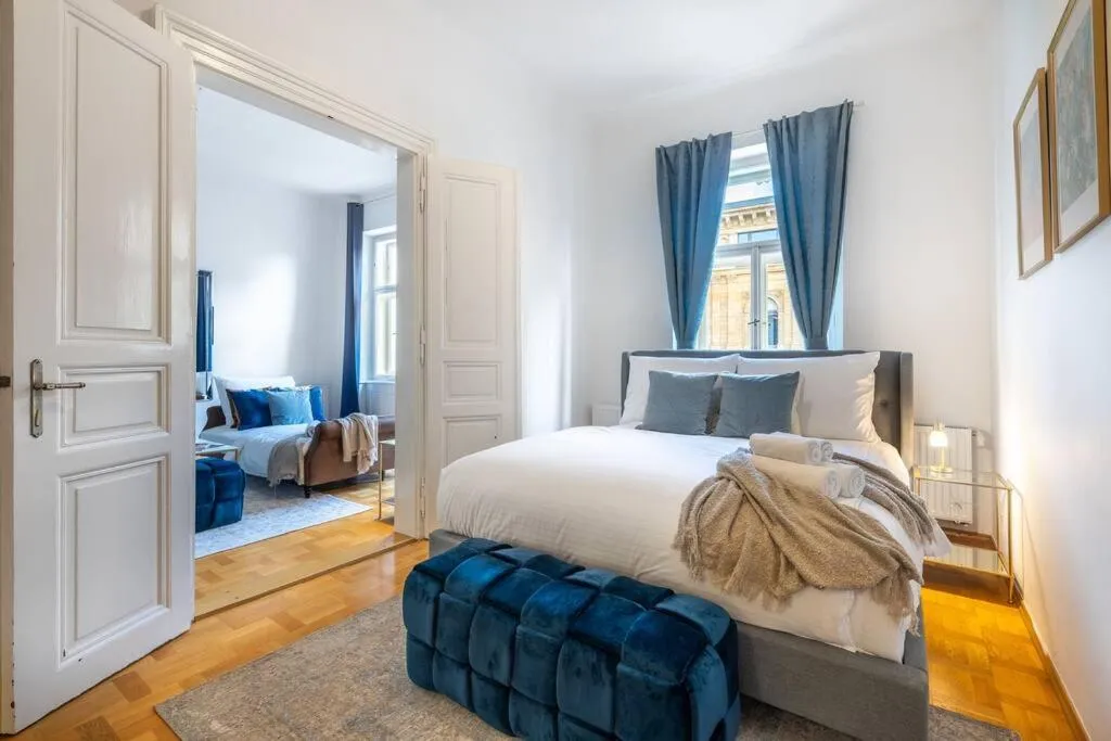 Image 1 of Charming 2bedroom OLD TOWN apartment