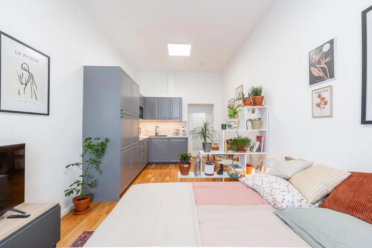 Image 3 of Charming Apartment in Spain St