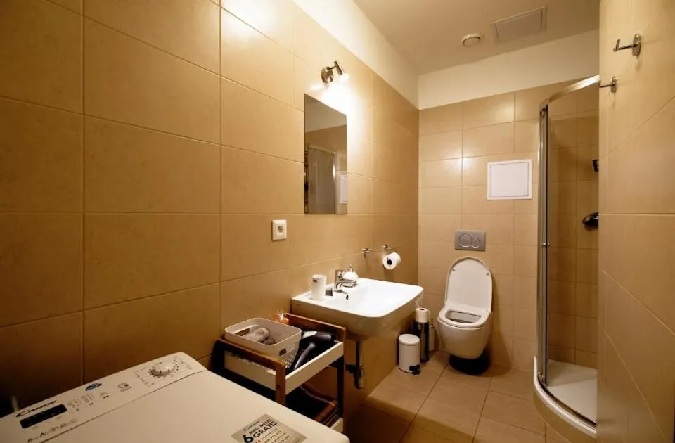 Image 2 of Cosy studio, 15min to Old Centre, Self-check in, Free Wifi, Welcome drink!
